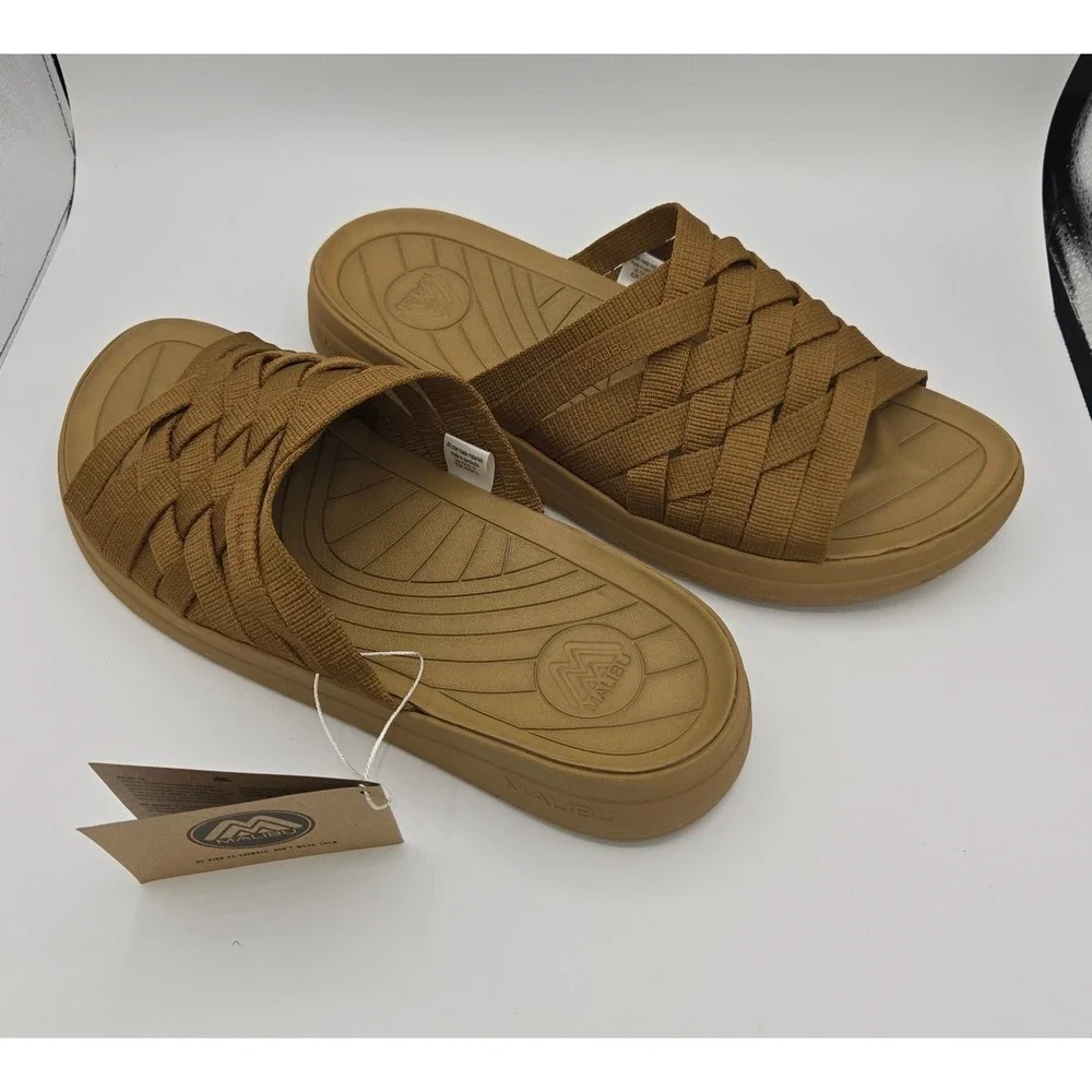 NWT Zuma by Malibu Sandals, Coyote, Size 11‎